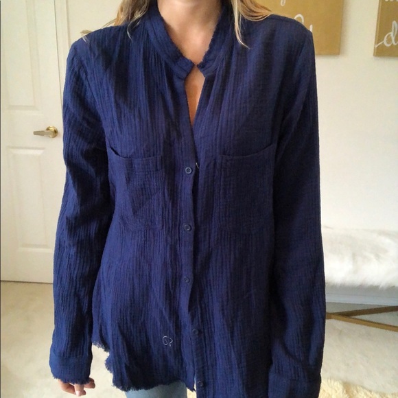 Bella Dahl Tops - Bella Dahl button down designer blue top